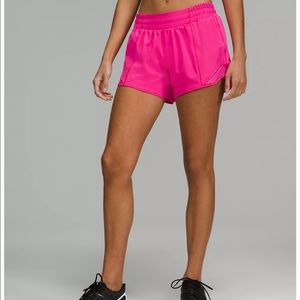 Lululemon Hotty Hot Low Rise Lined Short 4”
